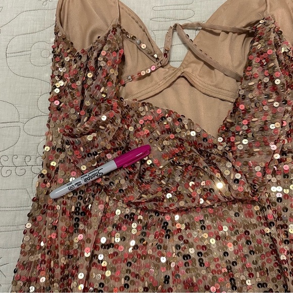 NWT MAC DUGGAL Sequined Spaghetti Strap Cowl Back Gown Sz 4 Copper - Picture 11 of 15